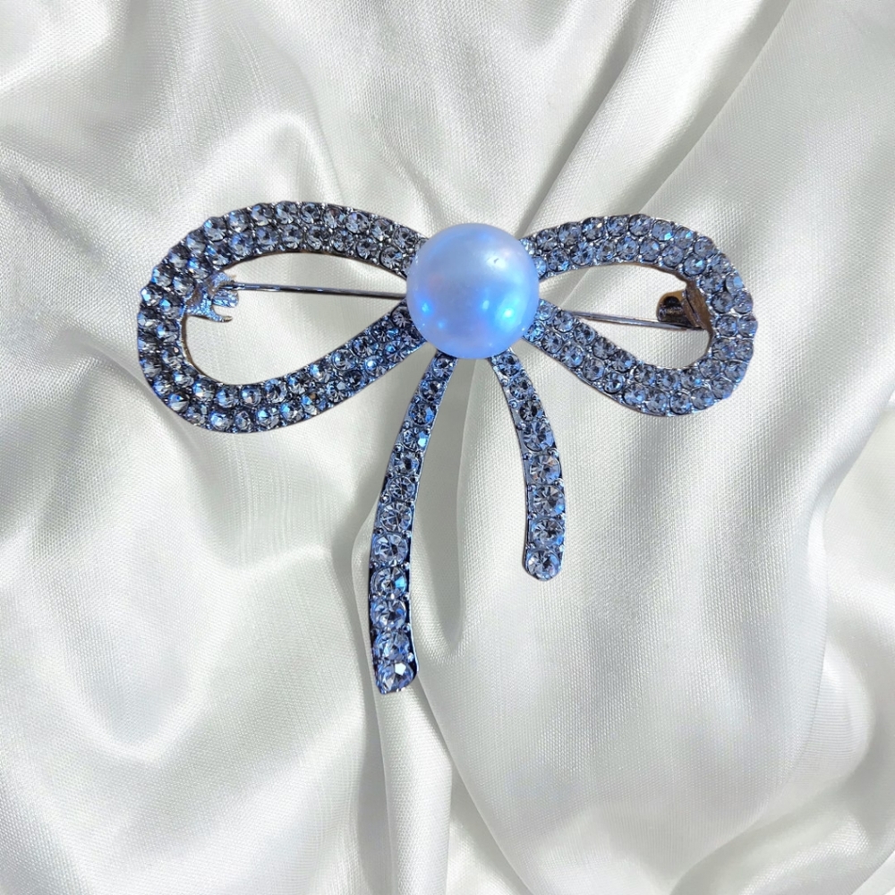 Elegant Silver Bow Brooch with‎ Clear Rhinestones and Center Pearl